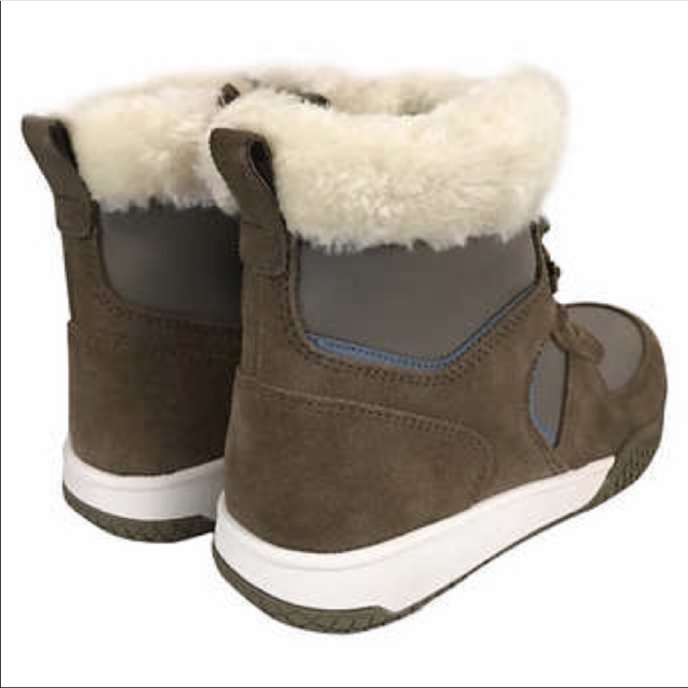 Weatherproof boots - Picture 2 of 3